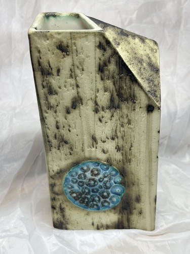 Carn pottery john beusman - by,