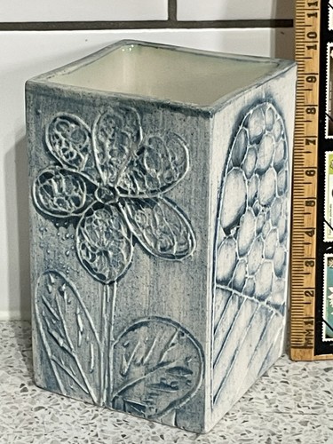 10cm high blue carn - high, pottery