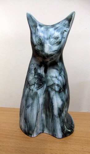 Carn pottery large cat figure