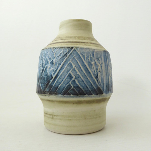 Carn pottery small - carn, bud