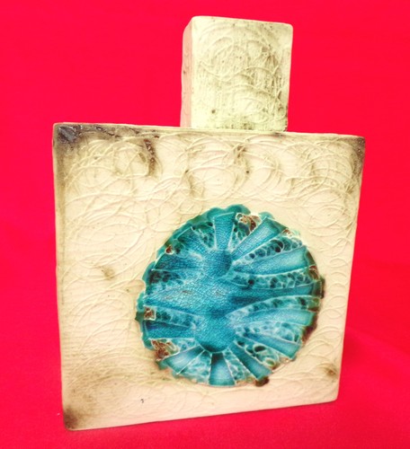 Carn pottery blue spot chimney - carn,